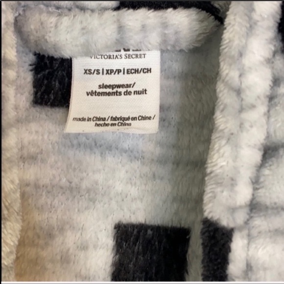 PINK Victoria’s Secret Gray & Black Cozy Robe Size XS/S - Picture 5 of 6